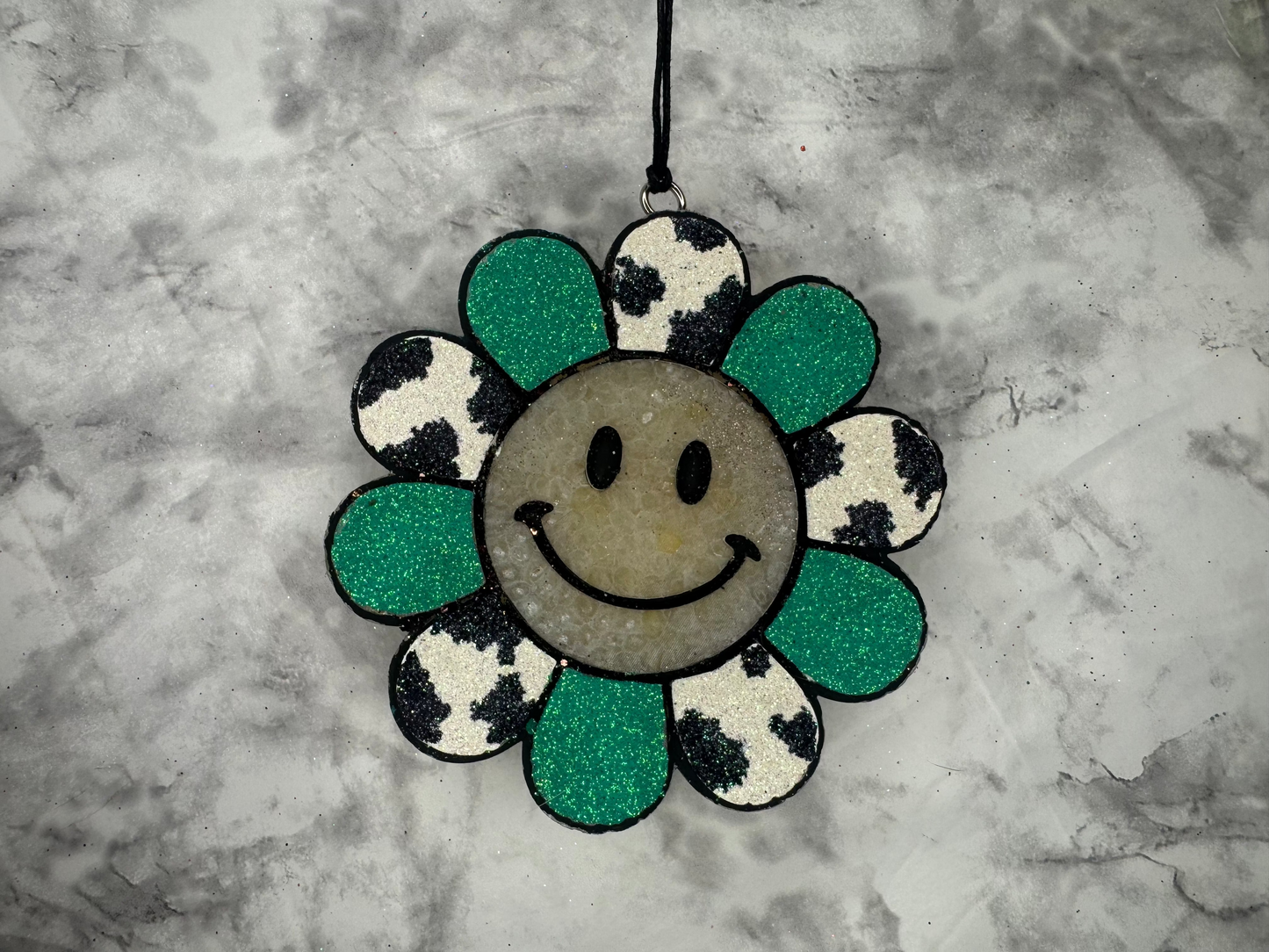 Teal w/ Cowprint Daisy